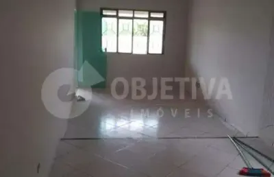 Belíssima casa no bairro cidade jardim em uberlândia