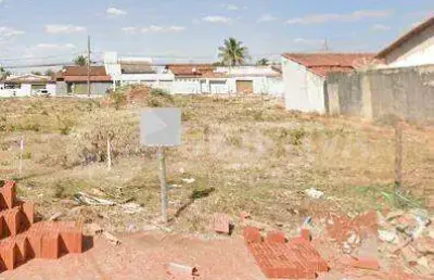 Terreno à venda no Conjunto Segismundo Pereira, Uberlândia 