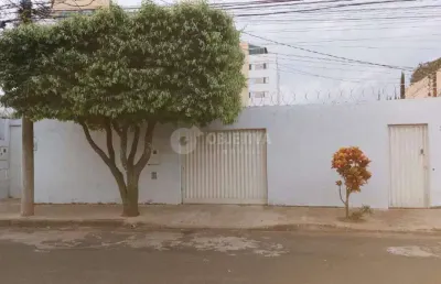 Terreno à venda em Saraiva, Uberlândia 