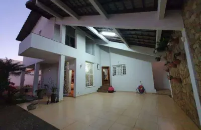 Casa à venda, 4 quartos, 1 suíte, 4 vagas, santa monica - uberlandia/mg