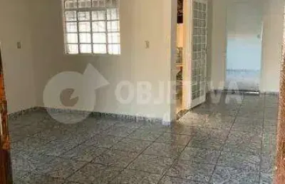 Excelente casa no bairro custódio pereira em uberlândia