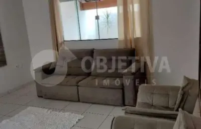 Ótima casa a venda no bairro jardim inconfidência em uberlândia