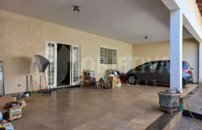Excelente casa no bairro santa monica em uberlândia