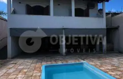 Excelente casa no bairro cidade jardim em uberlândia