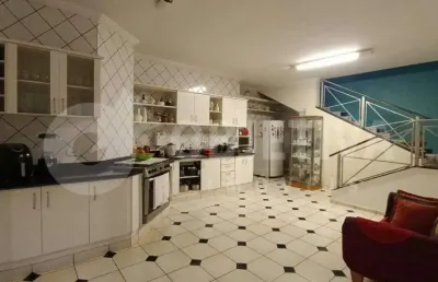 Ótima casa a venda em excelente localização no bairro saraiva em uberlândia