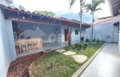 Excelente casa no bairro chácaras tubalina em uberlândia