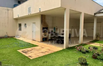 Casa à venda, 3 quartos, 1 suíte, 2 vagas, chacaras tubalina e quartel - uberlandia/mg