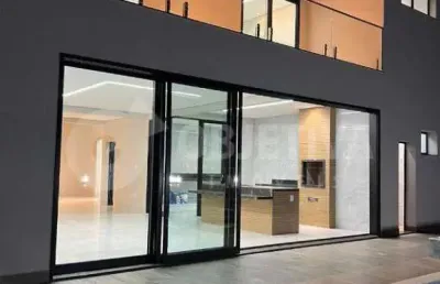 Maravilhosa casa nova e pronta para morar no espetacular condominio fechado de alto padrao alphaville 1 na regiao do granja marileusa em uberlandia