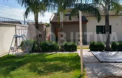 Ótima casa a venda em condomínio vista bela iii a em uberlândia