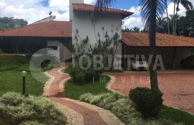 Belíssima casa de alto padrão no maravilhoso condomínio fechado morada do sol