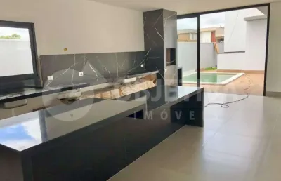 Casa em condomínio fechado com 3 quartos à venda em Laranjeiras, Uberlândia 