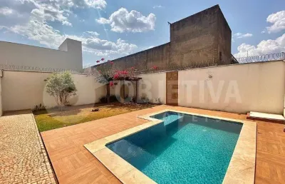 Excelente casa sobrado à venda no bairro alto umuarama em uberlândia