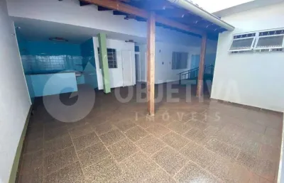 Casa muito bem localizada a venda no bairro martins em uberlândia
