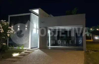 Belíssima casa de alto padrão no condomínio splendido em uberlândia