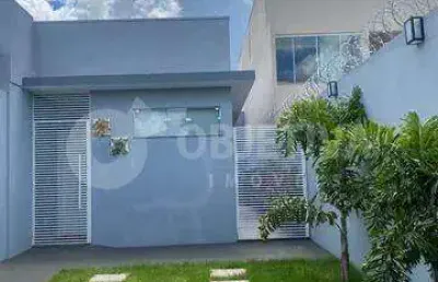 Encantadora casa à venda na zona sul da cidade, no bairro shopping park em uberlândia