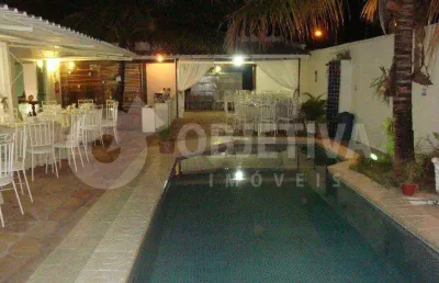 Casa à venda, 4 quartos, 1 suíte, 5 vagas, umuarama - uberlandia/mg
