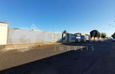 Terreno à venda no Santa Mônica, Uberlândia 