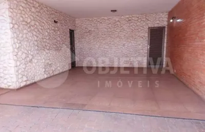 Casa à venda, 3 quartos, 2 vagas, centro - uberlandia/mg