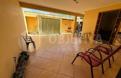 Casa à venda, 3 quartos, 1 suíte, 2 vagas, planalto - uberlandia/mg