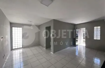 Excelente casa comercial na região central de uberlândia disponível para aluguel