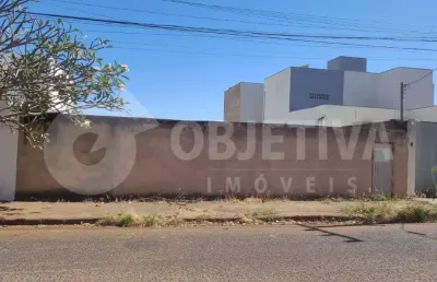 Terreno à venda no Morada da Colina, Uberlândia 