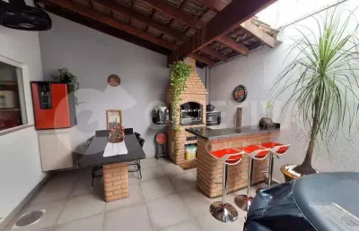 Casa à venda, 2 quartos, 1 suíte, 2 vagas, jardim europa - uberlandia/mg