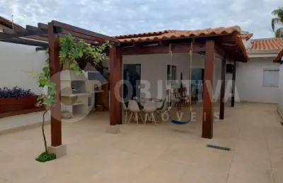Casa no karaiba região sul de uberlândia com amplos 180 metros quadrados disponível para aluguel