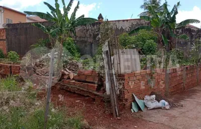 Terreno à venda no Jardim Patrícia, Uberlândia 