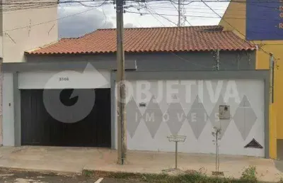 Casa à venda, 3 quartos, 3 vagas, santa monica - uberlandia/mg