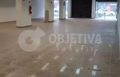 Excelente loja comercial no hiper centro de uberlândia em frente a praça tubal vilela disponível para aluguel