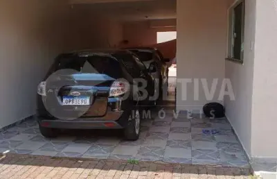 Casa à venda, 3 quartos, 1 suíte, 2 vagas, granada - uberlandia/mg