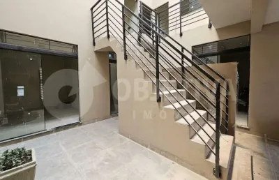 Ponto comercial para alugar em Saraiva, Uberlândia 