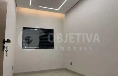 Casa à venda, 2 quartos, 1 suíte, 2 vagas, jardim holanda - uberlandia/mg