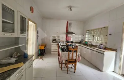 Casa à venda, 4 quartos, 1 suíte, 6 vagas, martins - uberlandia/mg