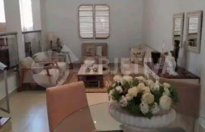Casa à venda, 4 quartos, 1 suíte, 2 vagas, osvaldo rezende - uberlandia/mg