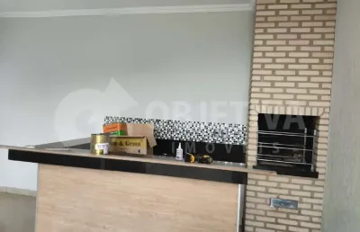 Casa em condomínio à venda, 3 quartos, 2 suítes, 2 vagas, jardim holanda - uberlandia/mg