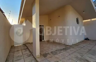 Casa para aluguel, 3 quartos, 1 suíte, 2 vagas, saraiva - uberlandia/mg