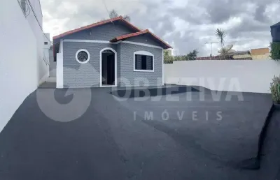 Casa à venda, 2 quartos, 5 vagas, vigilato pereira - uberlandia/mg