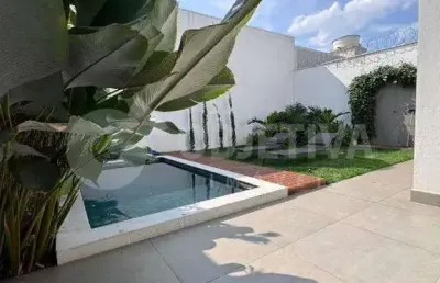 Casa a venda no bairro jardim das palmeiras em uberlândia sendo vendida de porteira fechada