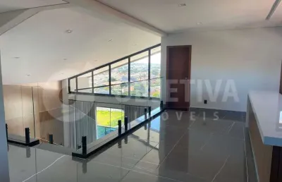 Cobertura à venda, 3 quartos, 3 suítes, 4 vagas, granada - uberlandia/mg
