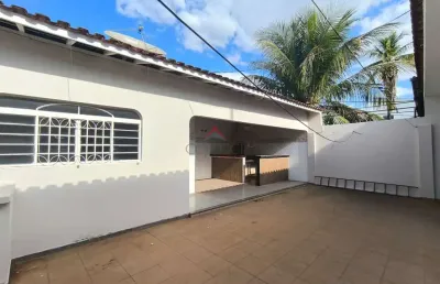 Casa com 3 quartos para alugar no Novo Paraíso, Araçatuba 