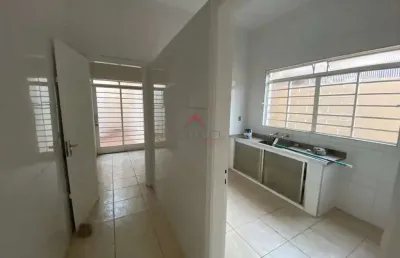 Casa comercial com 5 salas para alugar na Vila Mendonça, Araçatuba 
