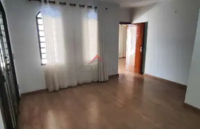 Casa com 3 quartos para alugar na Vila Industrial, Araçatuba 