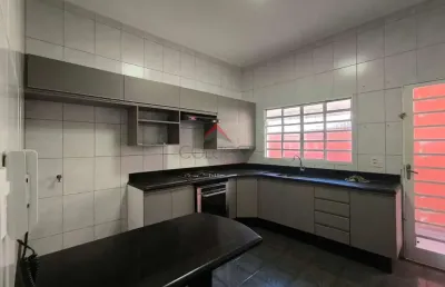 Casa com 3 quartos para alugar na Vila Bandeirantes, Araçatuba 