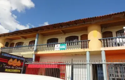 Prédio residencial com 6 imóveis, sendo 2 apartamentos e 4 quitinetes - colombo