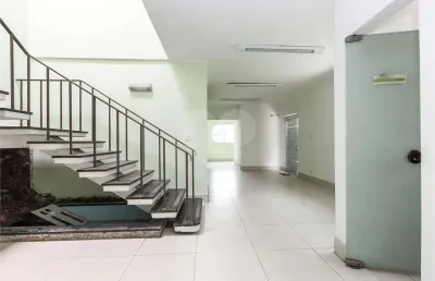 Casa à venda na Avenida Indianópolis, --, Moema, São Paulo
