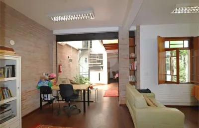 Casa com 3 quartos à venda na Rua Irmão Odilon Diniz, --, Sumaré, São Paulo