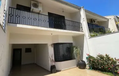 Sobrado com piscina à venda no jardim imperial em maringá