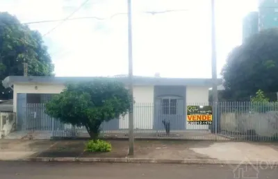 Casa com 2 quartos à venda na Avenida Advogado Horácio Raccanello Filho, 2306, Centro, Maringá