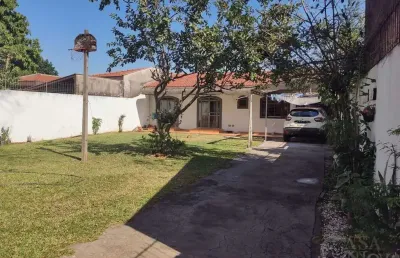 Casa á venda com quintal no parque grevílea em maringá